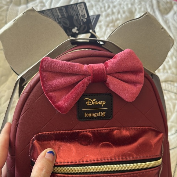Loungefly New with Tag/Bag backpack Minnie Mouse Black & Burgundy Quilted Disney - Picture 10 of 11